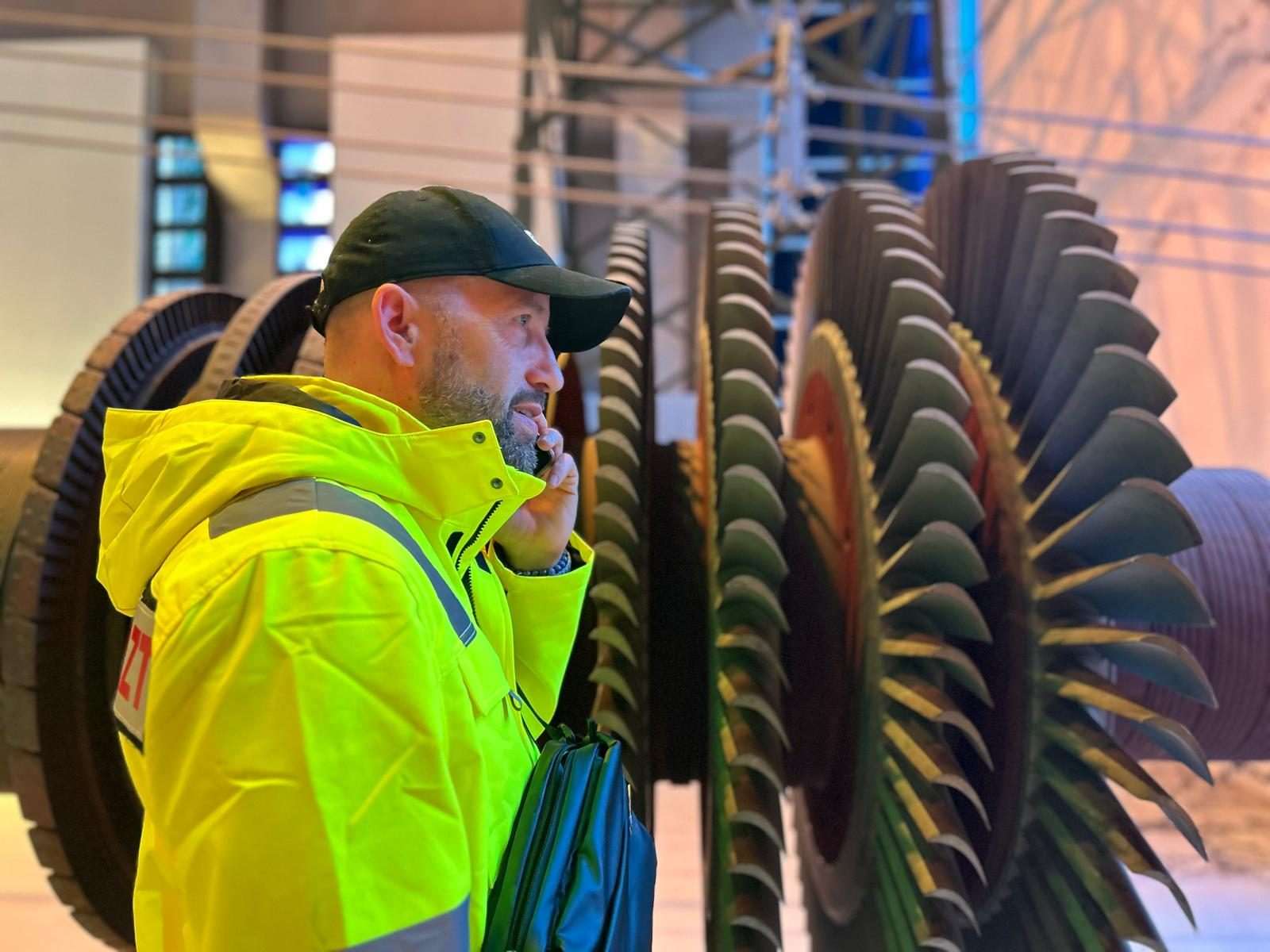 On-Site 4U im technischen Umfeld an einer Turbine