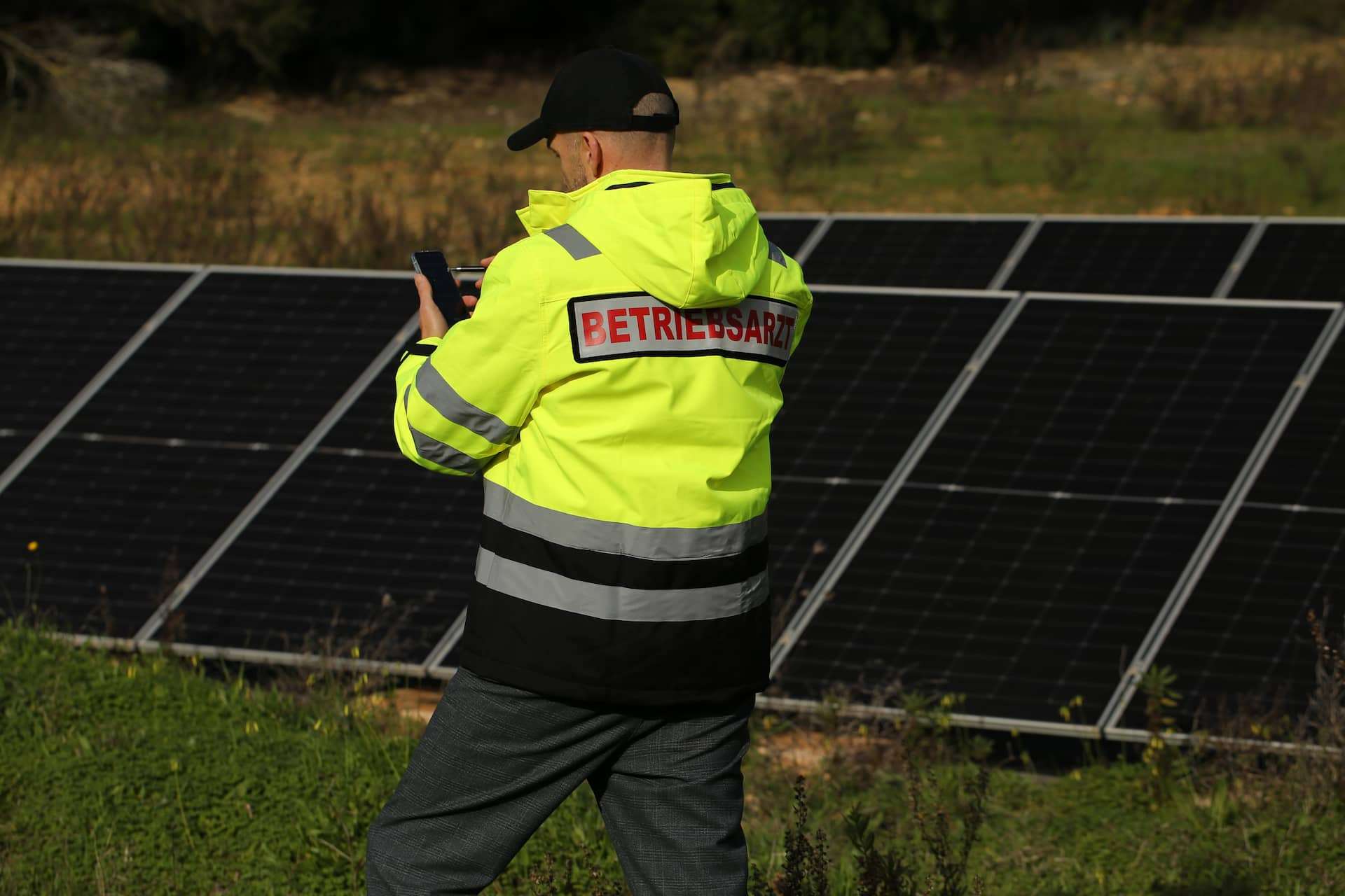 On-Site 4U im Umfeld von Solarpaneelen